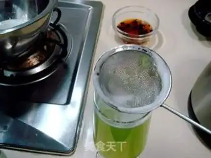 Make Blood Chrysanthemum and Balsam Pear Drink step 6