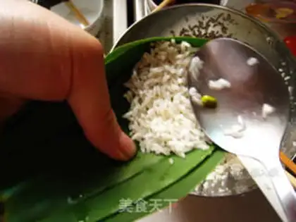 Make Triangle rice dumplings step 6