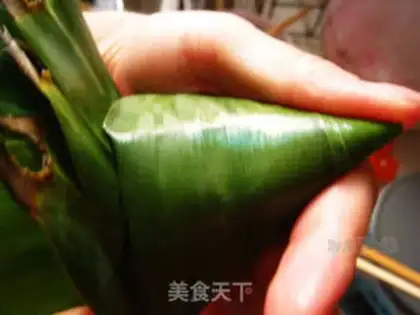 Make Triangle rice dumplings step 7