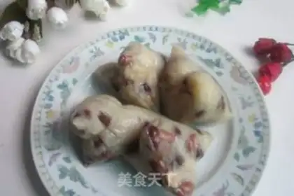 Make stir-fried lotus seeds and glutinous rice dumplings with sugar step 0
