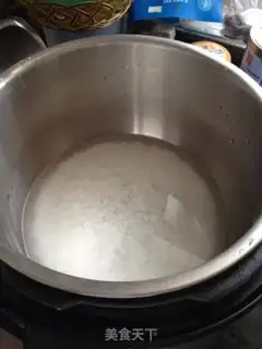 Make Shrimp pigeon porridge step 1
