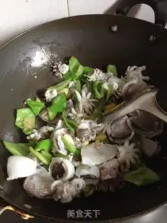 Make Fried cuttlefish with three pepper step 6