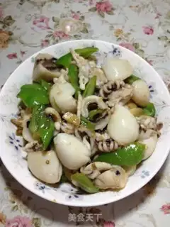 Make Fried cuttlefish with three pepper step 7