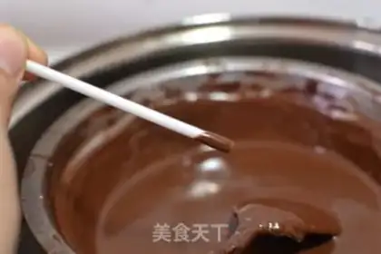 Make Chocolate cake lollipop step 5