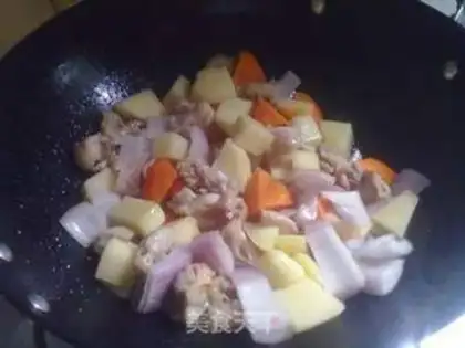 Make Curry potato chicken step 6