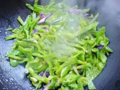 Make Pepper fried eggs step 6