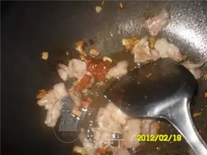 Make Celery fried meat step 4