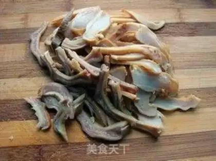 Make The onions mixed the belly step 0