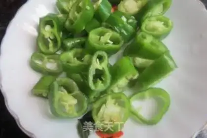 Make Two peppers of beef step 1