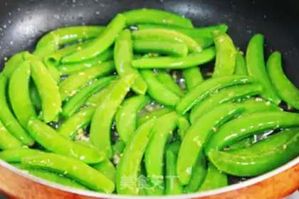 Make Olive bean fried meat step 6
