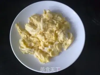Make Tomato fried eggs step 2