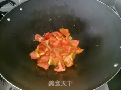 Make Tomato fried eggs step 4