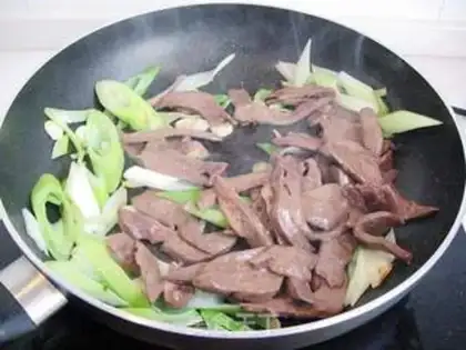 Make Onion fried liver step 6