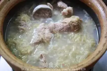 Make Big bone sour soup step 5