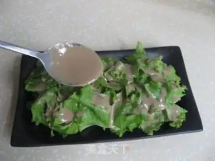 Make Sesame sauce, lettuce step 4