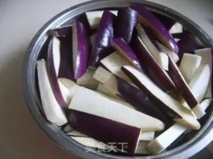 Make Soy sauce, pork and eggplant step 0