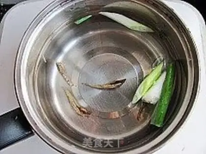 Make Korean soup noodles step 3