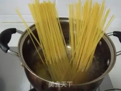 Make Tomato bacon pasta step 0