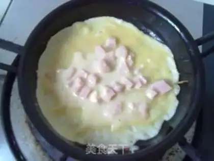 Make Egg hamcake step 5