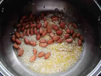 Make Peanut porridge step 0