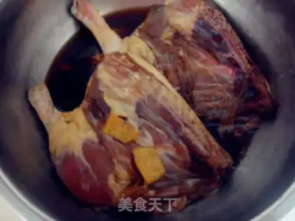 Make The sweet duck leg step 0