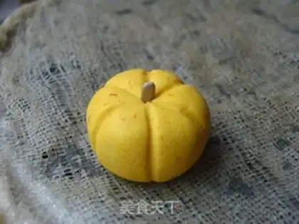 Make Peas mini pumpkin step 8