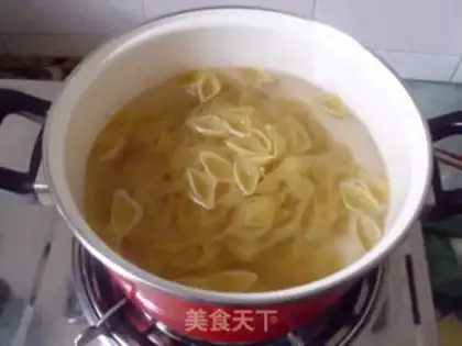 Make Curry shrimp pasta step 1