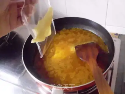 Make Curry shrimp pasta step 4