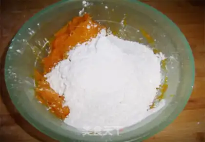 Make Rose pie step 1