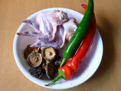 Make The mushroom chicken wings step 0