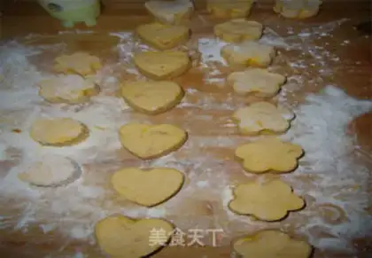 Make Rose pie step 6