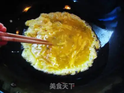 Make Tomato fried eggs step 2