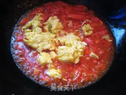Make Tomato fried eggs step 5