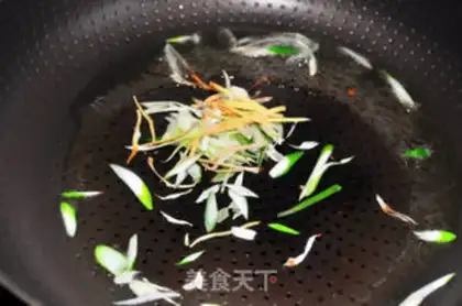 Make Tomato shrimp step 1