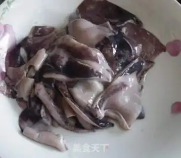 Make Pepper onion squid tail step 1