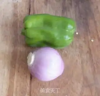 Make Pepper onion squid tail step 2