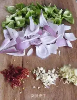 Make Pepper onion squid tail step 3
