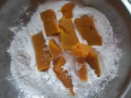 Make Pumpkin balls step 2