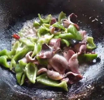 Make Pepper onion squid tail step 6