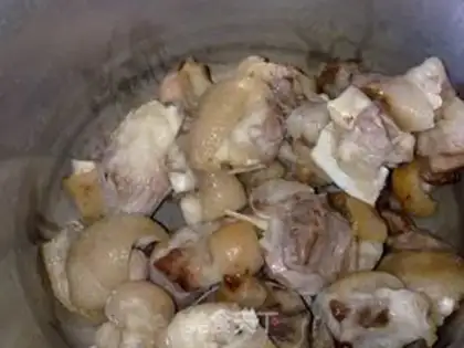 Make Peanut pig hand step 6