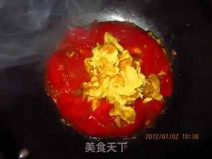 Make Tomato fried eggs step 7