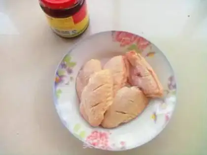 Make The honey is on the wings step 0