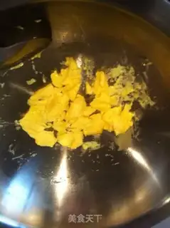 Make Tomato fried eggs step 2