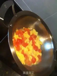 Make Tomato fried eggs step 3
