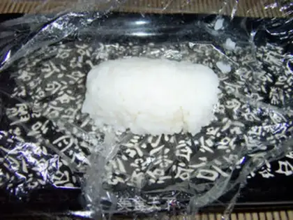Make Caviar sushi step 3