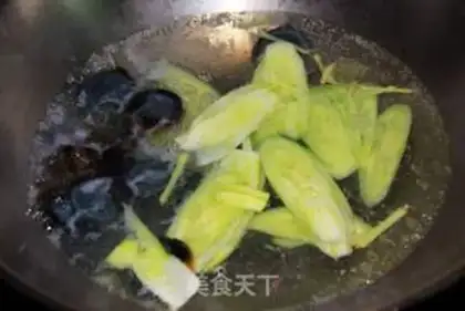 Make cucumber omelet soup step 3