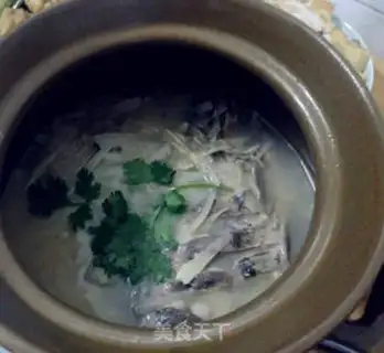 Make A casserole of radish fish soup step 1