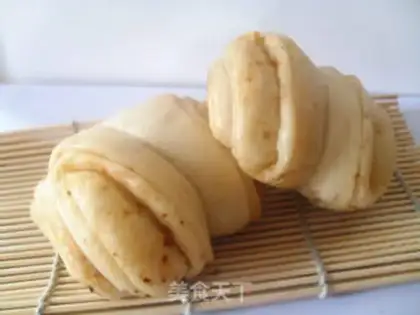 Make Spicy onion roll step 29