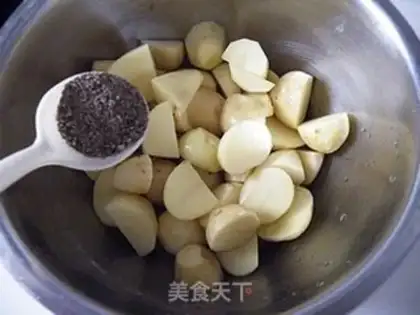 Make Black pepper, little potatoes step 3
