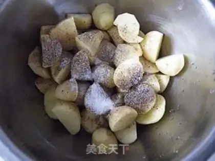Make Black pepper, little potatoes step 4